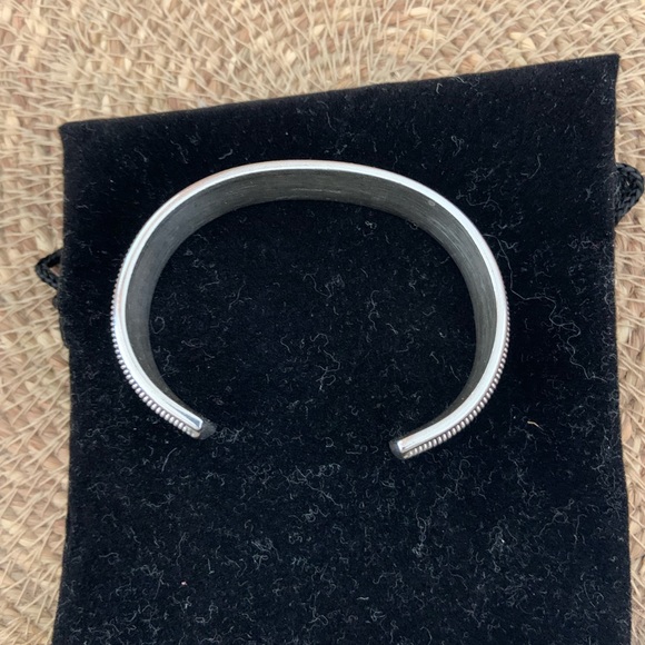 Ladies sterling Native American cuff - Picture 4 of 5